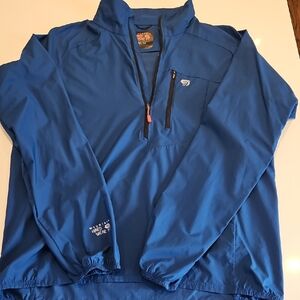 Mountain Hardwear Lightweight Half Zip in Vibrant Blue - Mens Medium